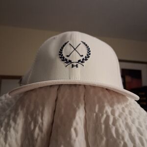 UNDER ARMOUR White and Black ISO Chill Driver Stretch Fit Golf Cap Men's Hat L/X